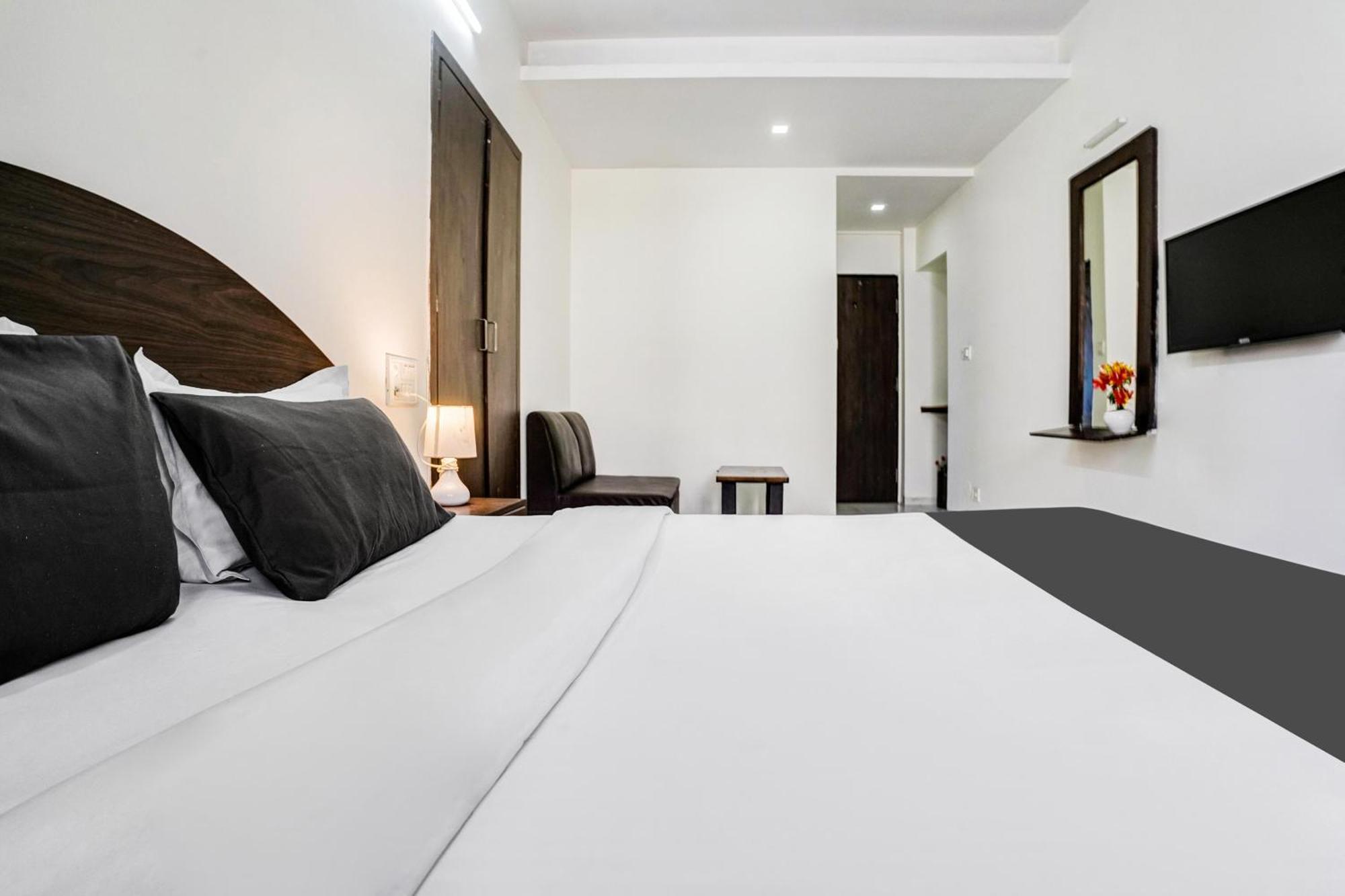 Super Hotel O Nashik Near Vijay Mamta Theatre Formerly Sahara Inn Eksteriør bilde