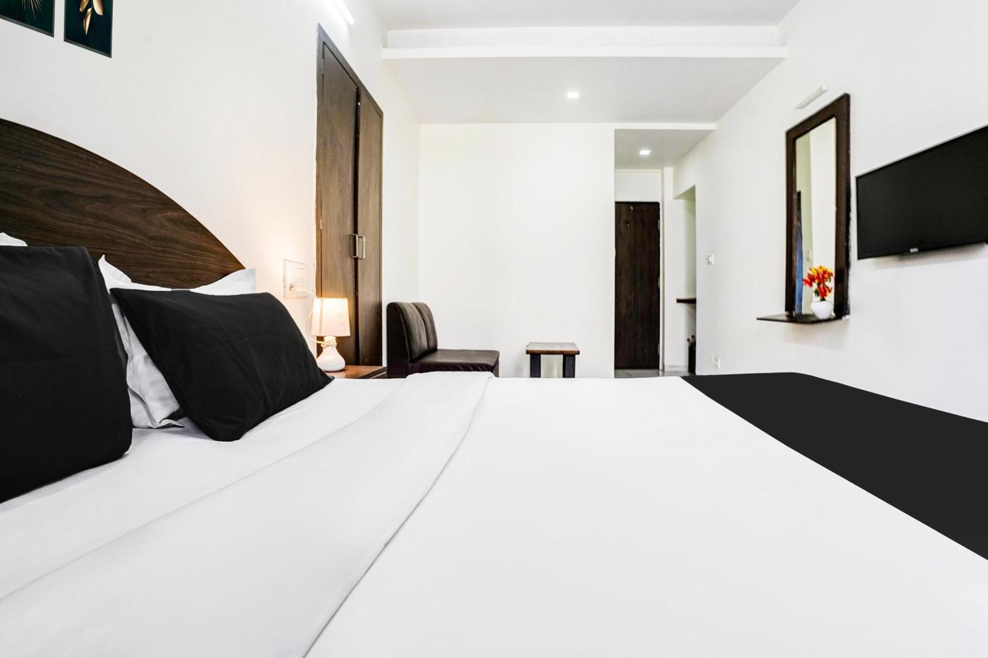 Super Hotel O Nashik Near Vijay Mamta Theatre Formerly Sahara Inn Eksteriør bilde